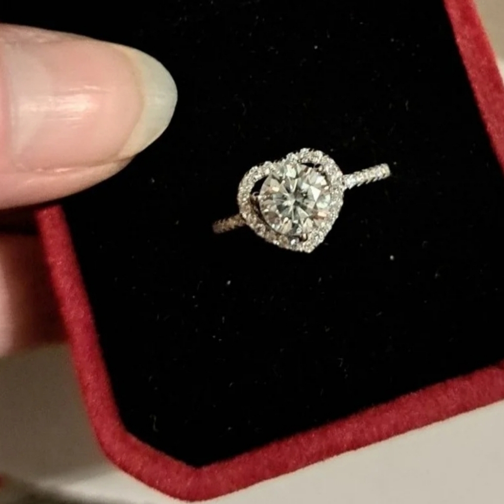 GRA Certified 1 Carat VVS1 D Excellent Moissanite Diamond Heart Ring in size 5&8